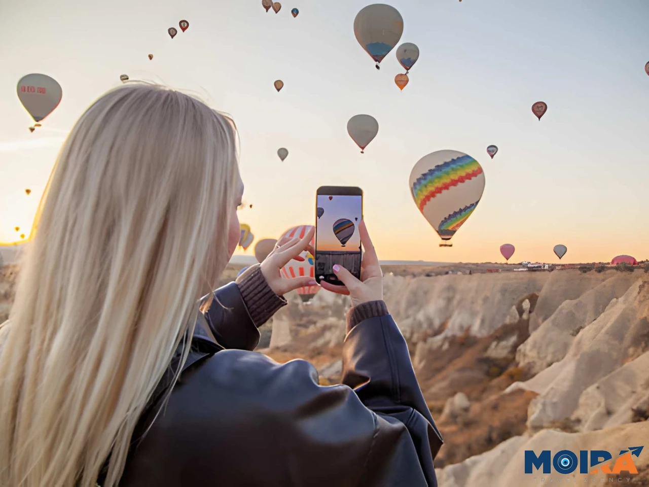 Hot-Air-Balloons-at-Sunrise-Cappadocia-Turkey